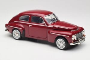 Volvo PV544 Cherry Red Revell 1:18 08887 Metall — bild 6 av 8