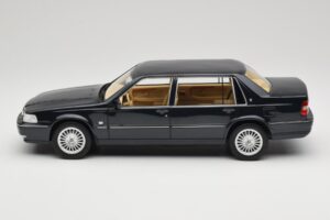Volvo S90 Royal Blue DNA 1:18 DNA000088 Metall — bild 3 av 6