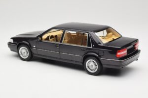 Volvo S90 Royal Violet DNA 1:18 DNA000089 Metall — bild 5 av 6