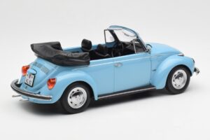 Volkswagen Beetle 1303 Cabriolet Ljusblå Norev 1:18 188531 Metall — bild 2 av 6