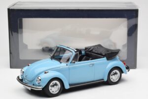 Volkswagen Beetle 1303 Cabriolet Ljusblå Norev 1:18 188531 Metall — bild 6 av 6