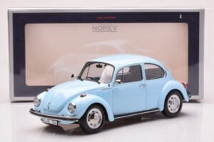 Volkswagen Beetle 1303 Ljusblå Norev 1:18 188532 Metall — bild 6 av 6