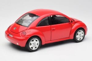 Volkswagen New Beetle Röd Bburago 1:18 8185108 Metall — bild 3 av 8