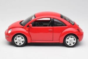 Volkswagen New Beetle Röd Bburago 1:18 8185108 Metall — bild 4 av 8