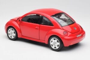 Volkswagen New Beetle Röd Bburago 1:18 8185108 Metall — bild 7 av 8