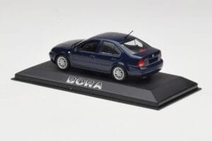 Volkswagen Bora Ocean Blå Minichamps 1:43 8198223B Metall — bild 3 av 4