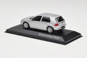 Volkswagen Golf Mk4 Reflex Silver Minichamps 1:43 4527111022 Metall — bild 3 av 4