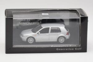 Volkswagen Golf Mk4 Reflex Silver Minichamps 1:43 4527111022 Metall — bild 4 av 4