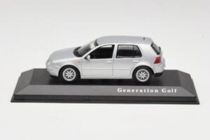 Volkswagen Golf Mk4 Reflex Silver Minichamps 1:43 4527111022 Metall
