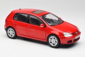 Volkswagen Golf Mk5 4-Door Tornado Röd Bburago 1:18 GOLF001 Metall — bild 6 av 8