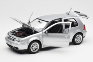 Volkswagen Golf Mk5 GTI Silver Norev 1:18 188570 Metall — bild 2 av 8