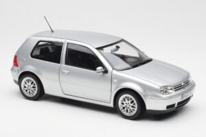 Volkswagen Golf Mk5 GTI Silver Norev 1:18 188570 Metall — bild 6 av 8