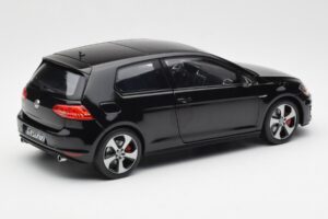 Volkswagen Golf Mk7 GTI Svart Norev 1:18 188550 Metall — bild 3 av 8