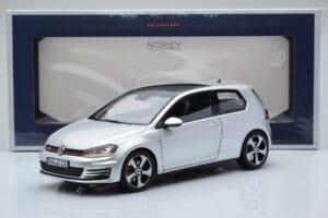 Volkswagen Golf GTI Mk7 Reflex Silver Norev 1:18 188551 Metall — bild 8 av 8