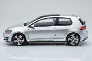 Volkswagen Golf GTI Mk7 Reflex Silver Norev 1:18 188551 Metall — bild 4 av 8