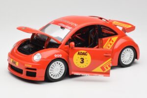 Volkswagen New Beetle Cup Bburago 1:18 3329 Metall — bild 2 av 8