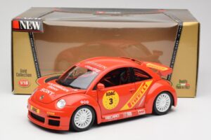 Volkswagen New Beetle Cup Bburago 1:18 3329 Metall — bild 8 av 8
