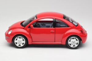 Volkswagen New Beetle Röd Bburago 1:18 3342 Metall — bild 4 av 8