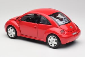 Volkswagen New Beetle Röd Bburago 1:18 3342 Metall — bild 7 av 8