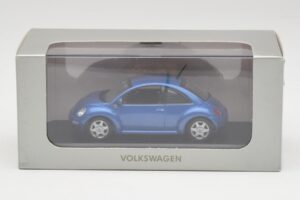 Volkswagen New Beetle Satellite Blå Minichamps 1:43 430058004 Metall — bild 4 av 4