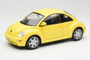 Volkswagen New Beetle Gul Maisto 1:18 37800-M4 Metall
