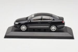 Volkswagen Passat B6 Sedan Shadow Blå Metallic Minichamps 1:43 PASSAT001 Metall