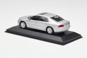 Volkswagen Phaeton Silver Minichamps 1:43 3D0099300A Metall — bild 3 av 4
