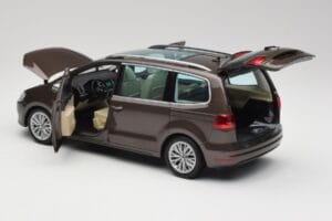 Volkswagen Sharan 7N Ekbrun Metallic Minichamps 1:18 110051001 Metall — bild 5 av 8