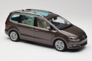 Volkswagen Sharan 7N Ekbrun Metallic Minichamps 1:18 110051001 Metall — bild 6 av 8