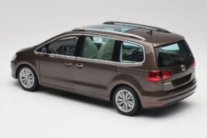 Volkswagen Sharan 7N Ekbrun Metallic Minichamps 1:18 110051001 Metall — bild 7 av 8