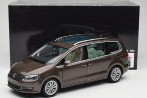 Volkswagen Sharan 7N Ekbrun Metallic Minichamps 1:18 110051001 Metall — bild 8 av 8