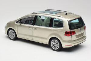Volkswagen Sharan 7N Reflex Silver Metallic Minichamps 1:18 110051002 Metall — bild 7 av 8