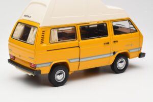 Volkswagen T3 Joker Husbil Schuco 1:18 450038500 Metall — bild 3 av 8