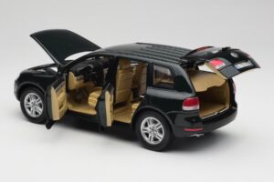 Volkswagen Touareg V10 TDI Canyon Green Bburago 1:18 34911-V1 Metall — bild 5 av 8