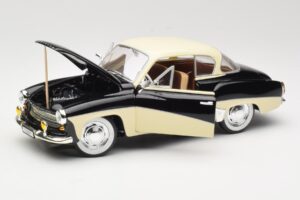 Wartburg 311 Coupe Svart & Beige Revell 1:18 8419 Metall — bild 2 av 8