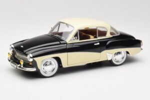 Wartburg 311 Coupe Svart & Beige Revell 1:18 8419 Metall
