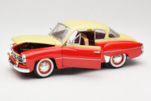 Wartburg 311 Coupe Röd & Beige Revell 1:18 8418 Metall — bild 2 av 8