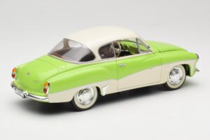 Wartburg 313 Pastellgrön över Beige Revell 1:18 9018 Metall — bild 3 av 8
