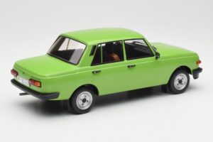 Wartburg 353 Grön MCG 1:18 MCG18062 Metall — bild 2 av 6