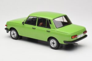 Wartburg 353 Grön MCG 1:18 MCG18062 Metall — bild 5 av 6