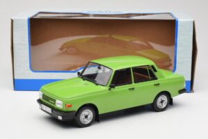Wartburg 353 Grön MCG 1:18 MCG18062 Metall — bild 6 av 6