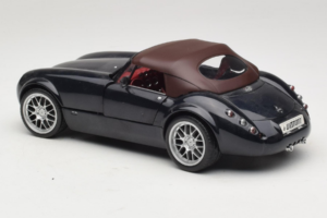 Wiesmann Roadster MF Carbon Black Revell 1:18 WIESMANN001 Metall — bild 6 av 9
