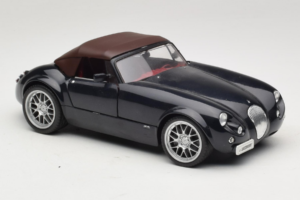 Wiesmann Roadster MF Carbon Black Revell 1:18 WIESMANN001 Metall — bild 7 av 9