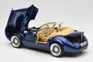 Wiesmann Roadster MF3 Blå Revell 1:18 08861 Metall — bild 5 av 8