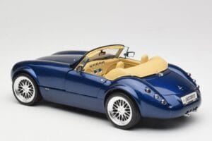 Wiesmann Roadster MF3 Blå Revell 1:18 08861 Metall — bild 7 av 8