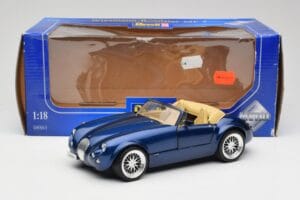 Wiesmann Roadster MF3 Blå Revell 1:18 08861 Metall — bild 8 av 8