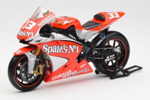 Yamaha YZR-M1 Gauloises Fortuna Yamaha #7 C. Checa MotoGP 2004 Minichamps 1:12 122043007 Metall — bild 2 av 6