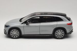 Mercedes EQS SUV X296 Manufaktur Alpine Grey NZG 1:18 B66960591 Metall — bild 4 av 8