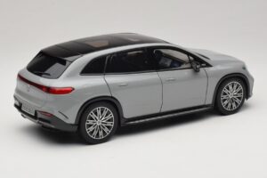 Mercedes EQS SUV X296 Manufaktur Alpine Grey NZG 1:18 B66960591 Metall — bild 3 av 8