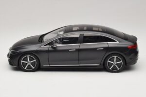 Mercedes EQE V295 Graphite Grey Magno NZG 1:18 B66961108 Metall — bild 3 av 8